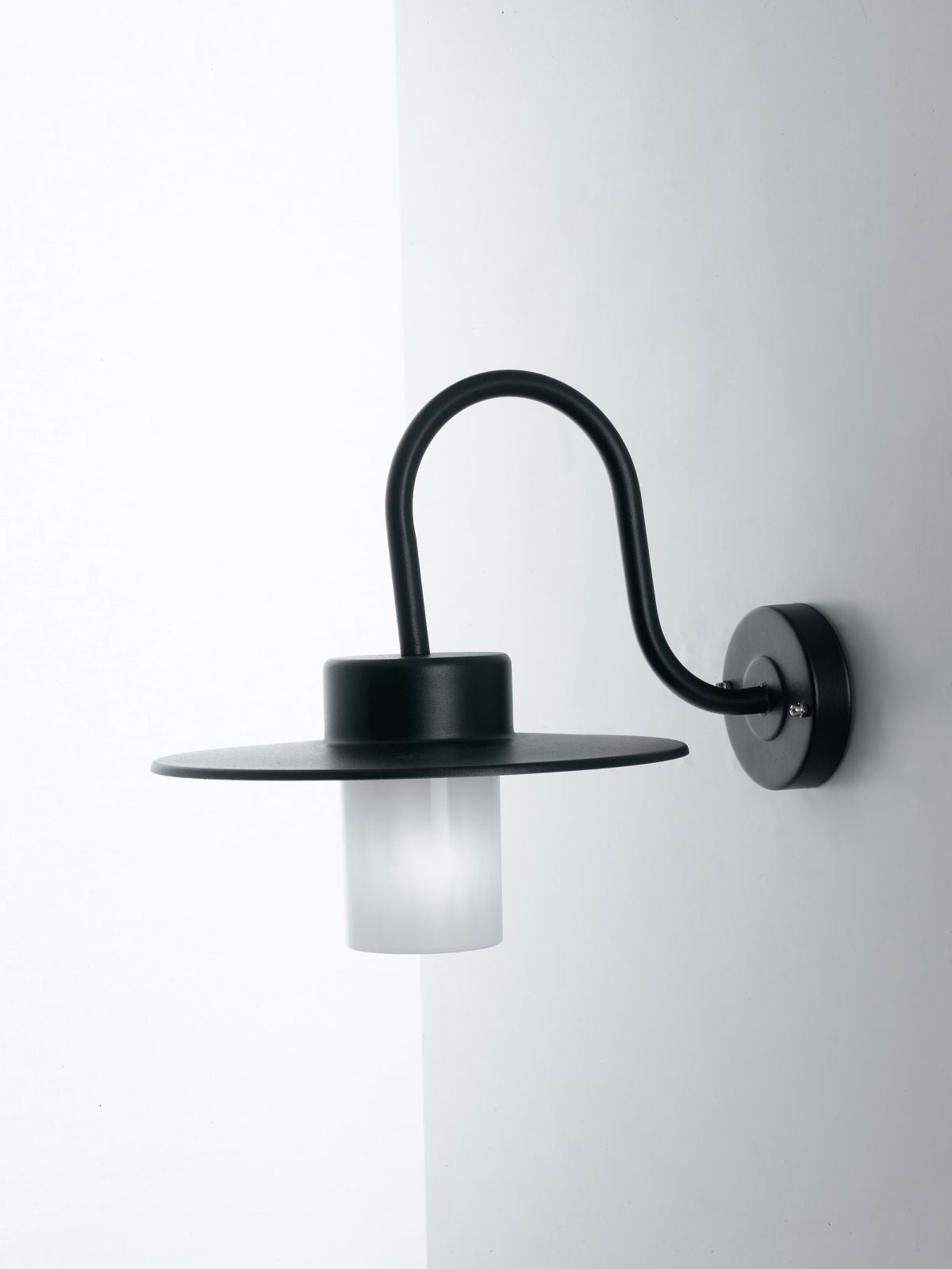 Applique per esterno IP44 in alluminio nero con diffusore policarbonato bianco lampada 1XE27 non inclusa YORK Applique per esterno IP44 in alluminio nero con diffusore policarbonato bianco lampada 1XE27 non inclusa YORK